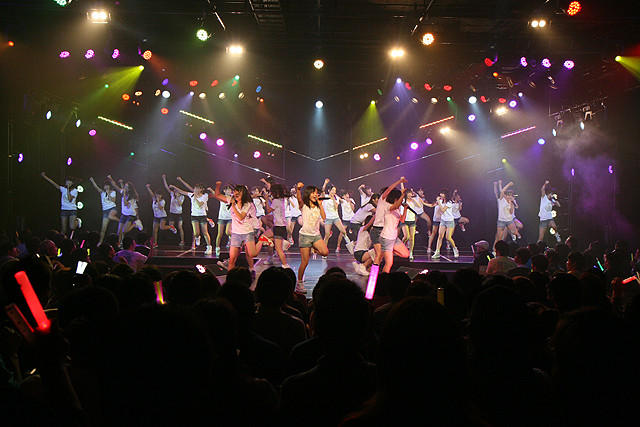HKT48、劇場1周年公演で感激の涙 新曲「初恋バタフライ」も劇場初披露 - 画像4