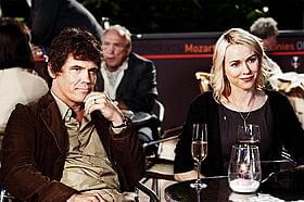 物語の中心となるロイ(ジョシュ・ブローリン) &サリー(ナオミ・ワッツ)の倦怠期夫婦「恋のロンドン狂騒曲」