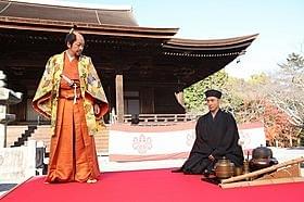 北野大茶会のシーンに臨んだ市川海老蔵と大森南朋「利休にたずねよ」