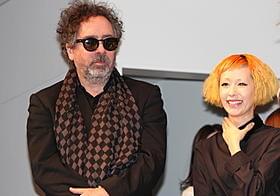 ファッションコンテストに参加したバートン監督と木村カエラ「フランケンウィニー」