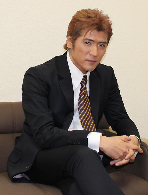 吉川晃司ワーナーへ移籍、2月に第1弾シングル