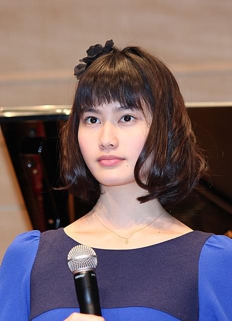 橋本愛がピアノ生演奏を披露 「くやしい」と現役ピアニストは太鼓判