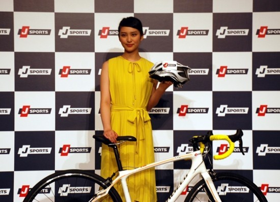 武井咲「私の自転車かわいくなくて…」高級車贈られ歓喜！