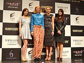 ジル・バレンタインを演じるシエンナ・ギロリー(左から2番目)「バイオハザード」