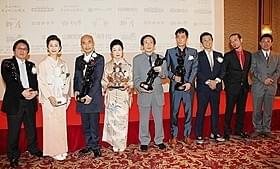 豪華な顔ぶれがずらり勢ぞろい「サウダーヂ」