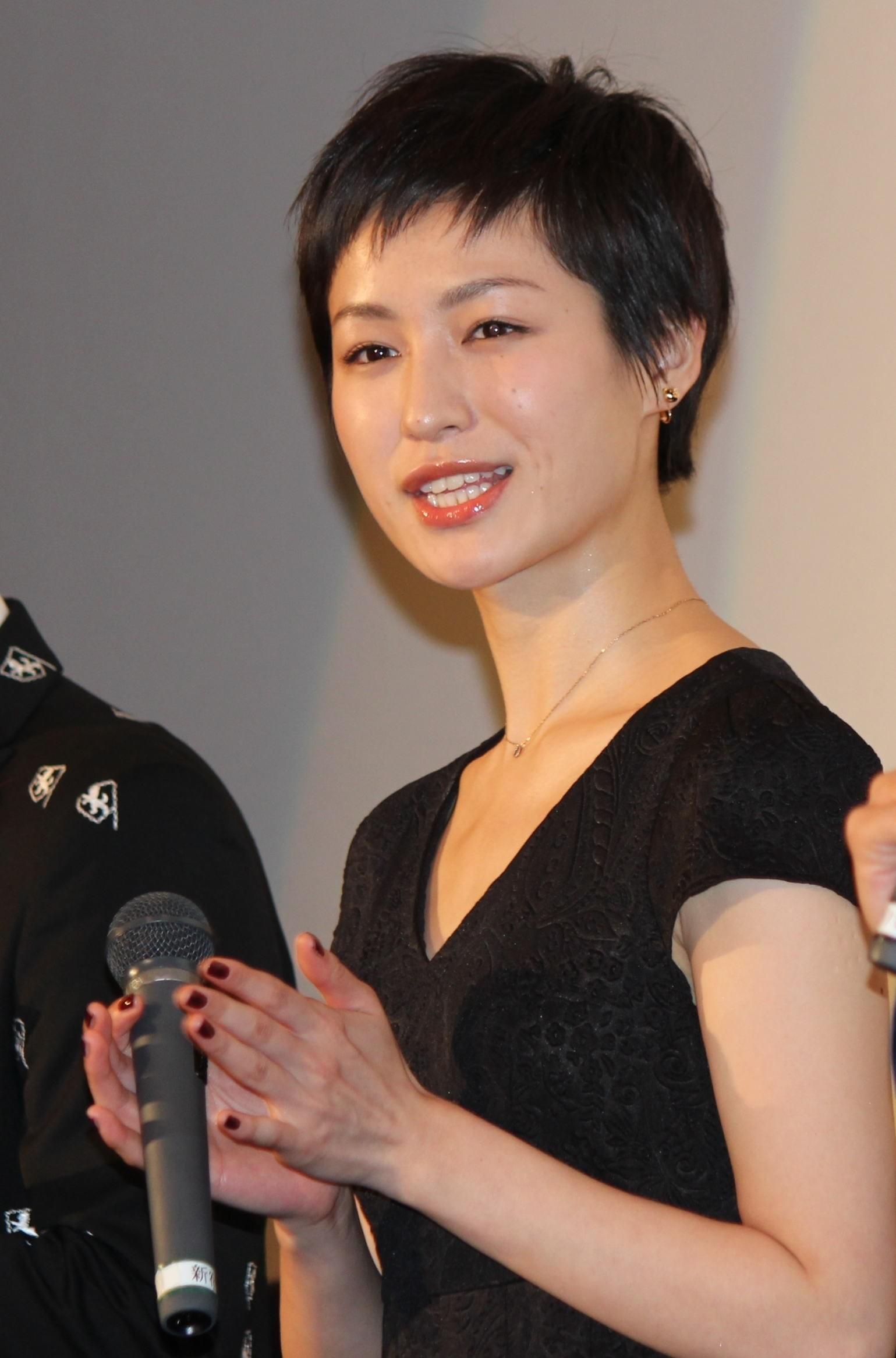 ピース綾部 公開緊縛 に赤面 ただただ恥ずかしい 映画ニュース 映画 Com