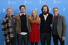 J・フランコがヒュー・へフナーに扮した「Lovelace」監督とキャスト陣「クルージング」