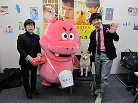 舞台挨拶に立った平松恵美子監督と若林正恭「オードリー」