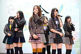 岩手県大槌町を訪れた大島優子ら