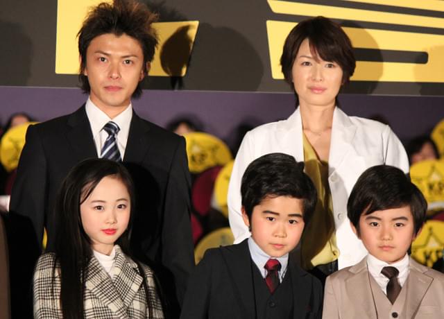 鈴木福くん、大人顔負けの舞台挨拶 第1子妊娠中の吉瀬美智子は早くも2人目希望？