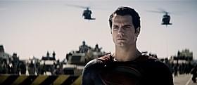 「マン・オブ・スティール」の一場面「スーパーマン」