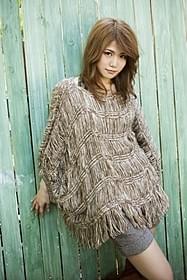 主題歌を担当する泉沙世子「手紙」