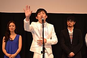 香港の料理人役を演じたノンスタ石田「BLUE BIRD」