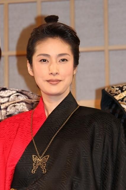 “女信長”天海祐希、「ヒゲ似合う」と褒められ苦笑