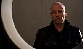 メガホンをとったジャン=バティスト・レオネッティ監督「カレ・ブラン」