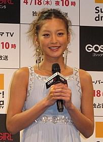海外ドラマをPRした西山茉希