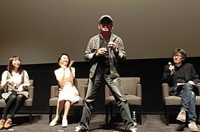 人生初の舞台挨拶に立った石丸博也「ライジング・ドラゴン」
