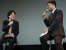 (左より)作品テーマを語り合った町山氏とプラサード・バクレ氏「きっと、うまくいく」