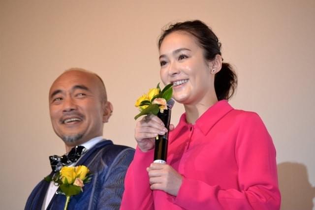 貫地谷しほり、初主演作「くちづけ」の“誕生日”に感無量