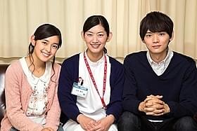 17年ぶりの日本版「イタキス」で歴代ヒロインが共演 (左から)未来穂香、佐藤藍子、古川雄輝「マリア様がみてる」