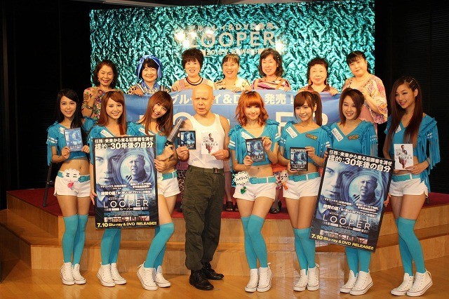 台湾のお天気アイドル「ウェザーガールズ」、“30年後の自分”と対面し目を白黒 - 画像1