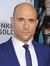 英俳優マーク・ストロング「スーパーマン」
