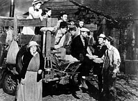 「怒りの葡萄」(1940)の一場面「怒りの葡萄」