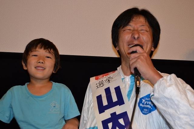 “ニセ安倍総理”福本ヒデ、渋谷で映画「選挙2」＆参院選への投票を猛アピール