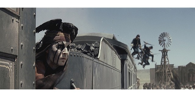 ジョニー・デップが機関車の屋根で踊る？「ローン・レンジャー」本編映像公開