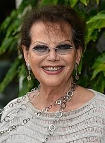 クラシック部門ホストを務める クラウディア・カルディナーレ「彼岸花」