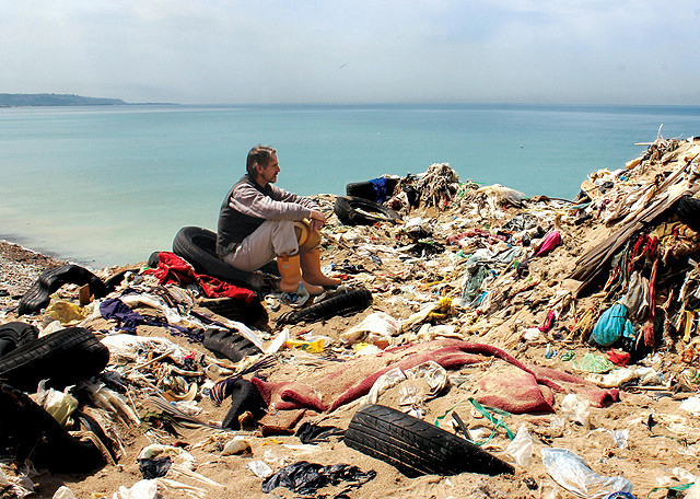 ジェレミー・アイアンズが深刻化するゴミ処理問題を問いかける「TRASHED ゴミ地球の代償」予告