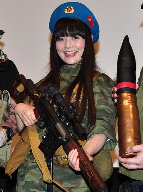 ミリタリー好き声優・上坂すみれ、ロシア兵の軍装＆銃器に大興奮！