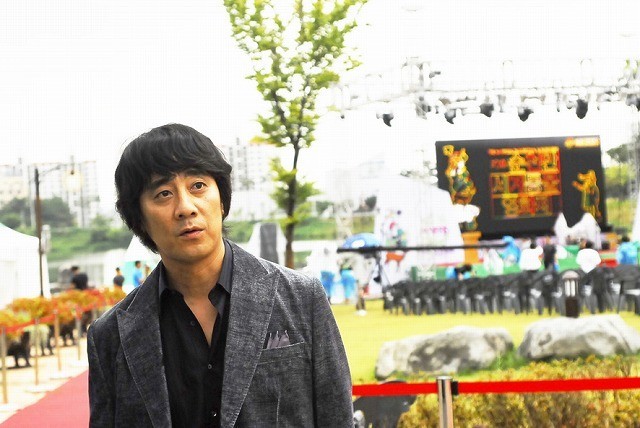 山崎まさよし、韓国の動物映画祭で「キタキツネ物語」主題歌を披露 - 画像2