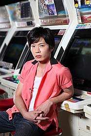 ゲームとともに人生を歩む主人公に扮した田中圭「生きてるものはいないのか」