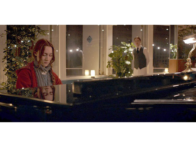 「ビザンチウム」本編映像でシアーシャ・ローナンが奏でるピアノに陶酔