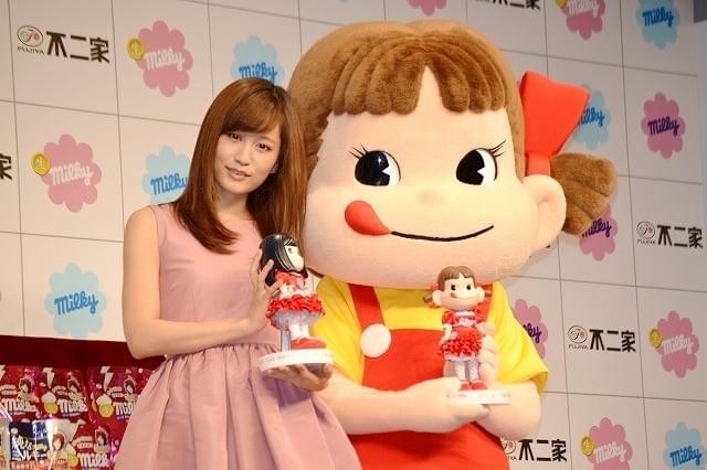 不二家イメージキャラクター・前田敦子、ペコちゃんと“センター”初共演