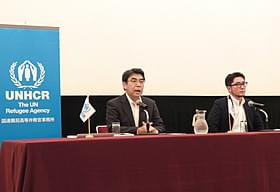 深刻な難民の状況を説明した久保眞治UNHCR駐日副代表(左)「ル・アーヴルの靴みがき」