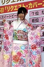 振袖姿で登場した岩佐美咲「涙そうそう」
