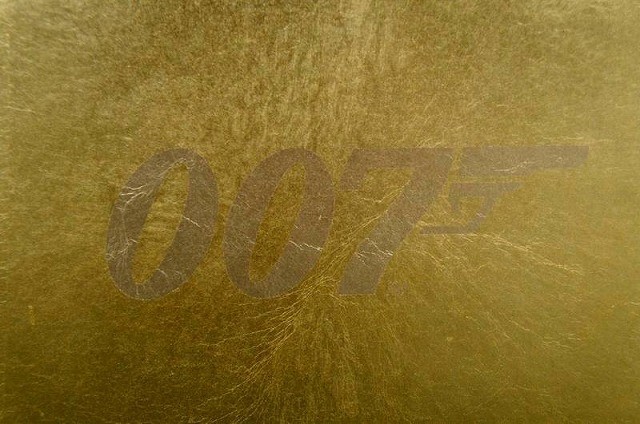 金箔がまばゆく輝く！ 世界でたった1つの「007黄金BOX」が完成 - 画像2