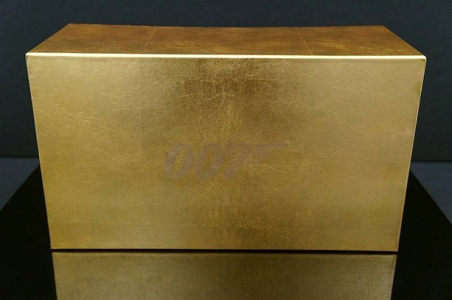 金箔がまばゆく輝く！ 世界でたった1つの「007黄金BOX」が完成 - 画像3