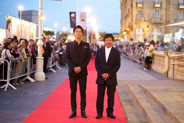 サン・セバスチャン映画祭に参加した福山雅治と是枝裕和監督