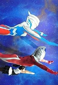 ウルトラマンと一緒に記念撮影「ミラーマン」