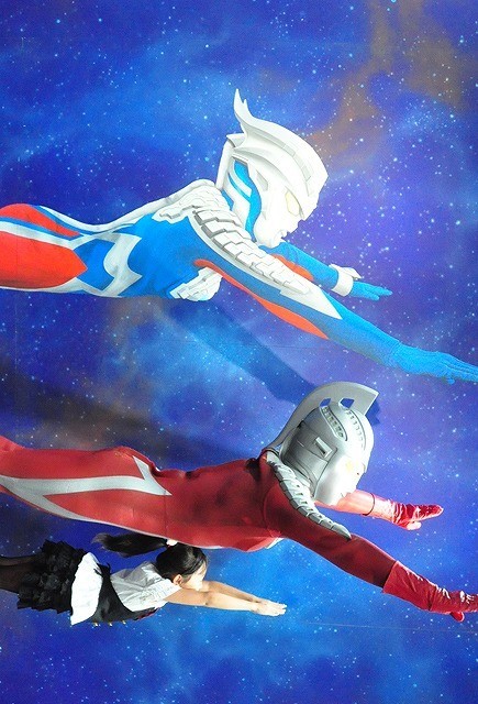 ウルトラマンと空を飛ぶ トリックアート満載の アートスタジオ 開催 映画ニュース 映画 Com