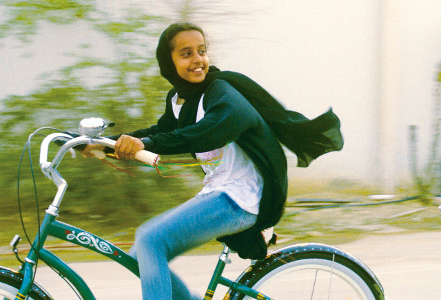 「少女は自転車にのって」の一場面