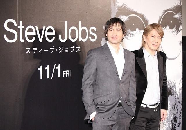 小室哲哉が映画館で初ライブ、ジョブズ氏に捧ぐ名曲「Departures」