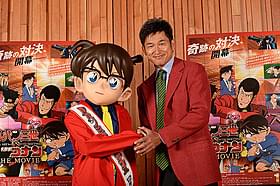 ルパン風の赤いジャケットでアフレコに臨んだ三浦「ルパン三世」