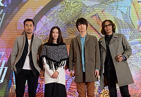 上海での会見に出席した三浦春馬、行定勲監督と 共演のリウ・シーシー、ジョセフ・チャン「真夜中の五分前」