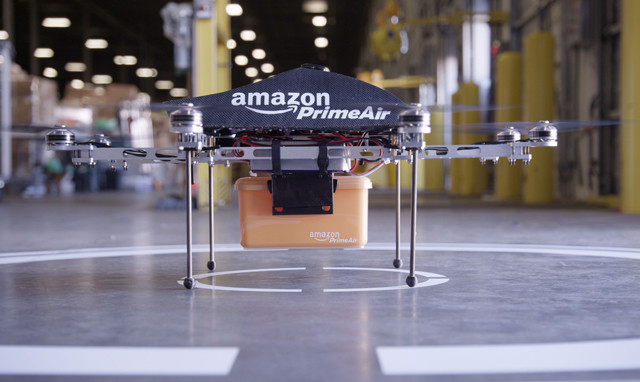 米アマゾン、無人の小型飛行機による配達計画を発表