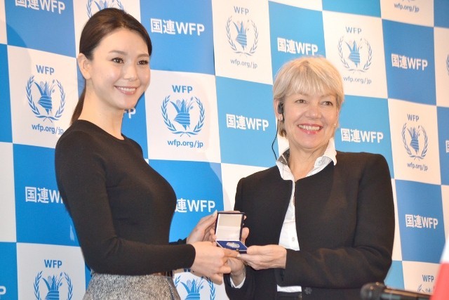 知花くらら、日本人初の国連WFP大使に「情熱をもって活動を伝えていきたい」