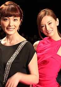 初日挨拶に出席した 北川景子と平山あや「抱きしめたい 真実の物語」